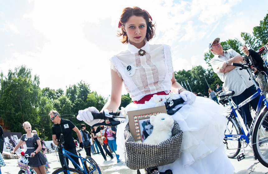 В Сокольниках состоялся парад "Леди на велосипеде" 10 фото