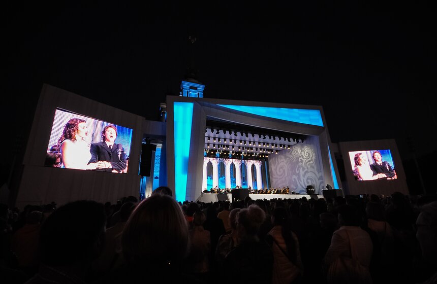 На ВДНХ прошел концерт русских звезд мировой оперы 19 фото