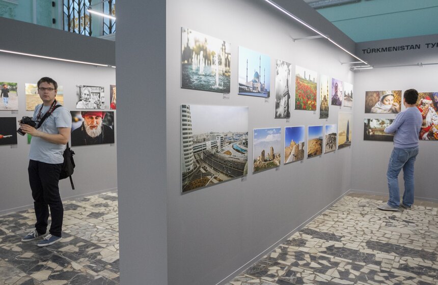 На ВДНХ открылась фотовыставка "Дружба народов" 13 фото