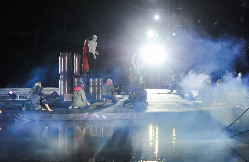 На ВДНХ показали танцевальное шоу на воде 12 фото