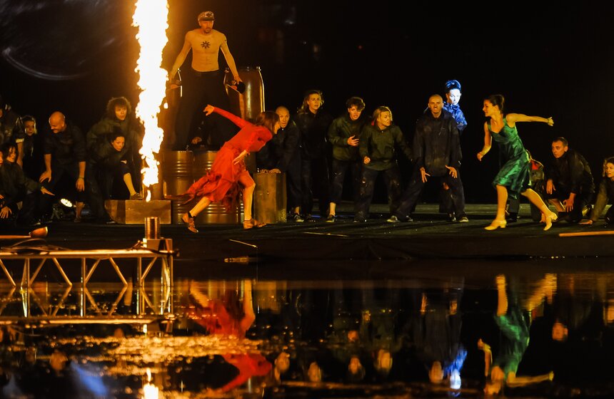 На ВДНХ показали танцевальное шоу на воде 15 фото