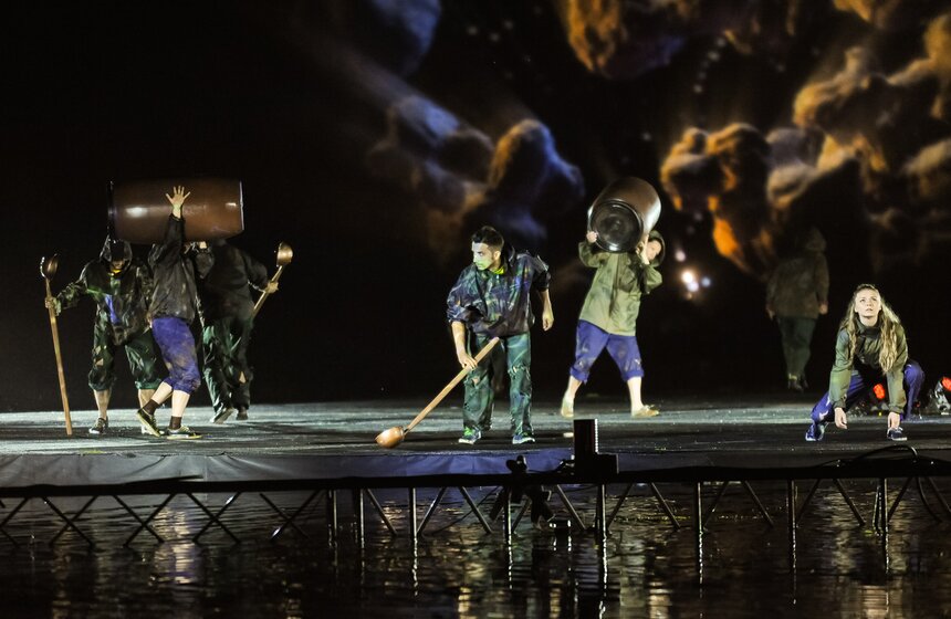 На ВДНХ показали танцевальное шоу на воде 5 фото