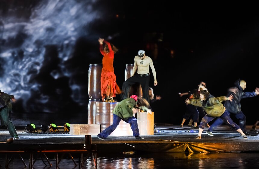 На ВДНХ показали танцевальное шоу на воде 10 фото