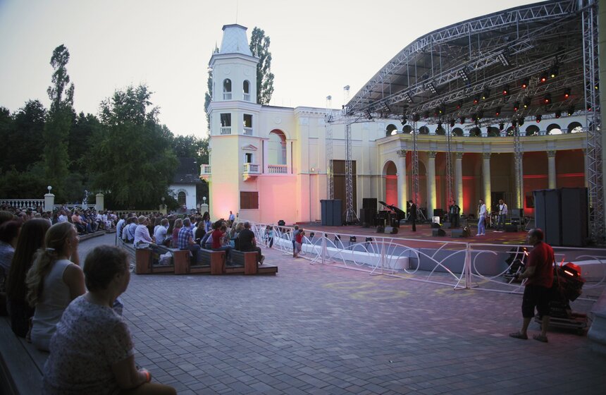 Максим Дунаевский отметил 70-летие в Зеленом театре на ВДНХ 1 фото