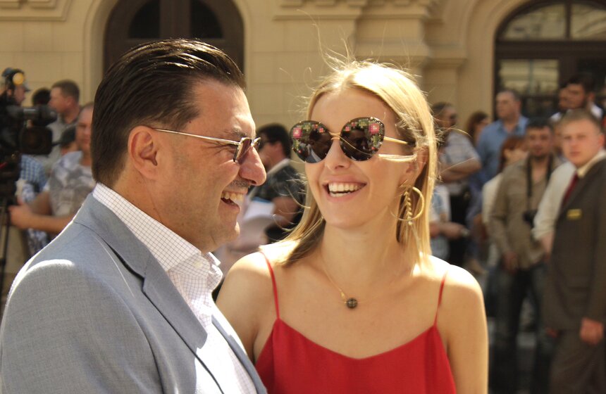 В центре Москвы прошел пробег "ГУМ-Авторалли" 5 фото