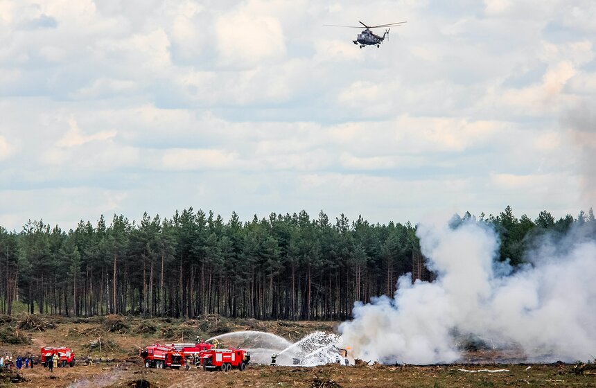 На шоу "Авиамикс" упал боевой вертолет Ми-28Н 12 фото