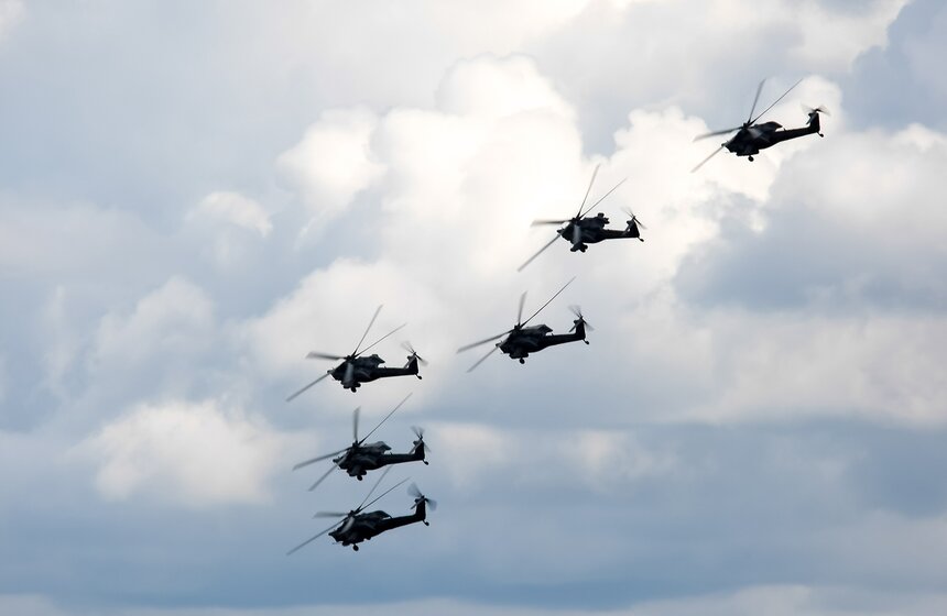 Показательные выступления военных летчиков на полигоне Дубровичи 18 фото