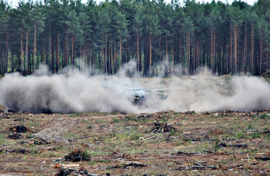 На шоу "Авиамикс" упал боевой вертолет Ми-28Н 3 фото