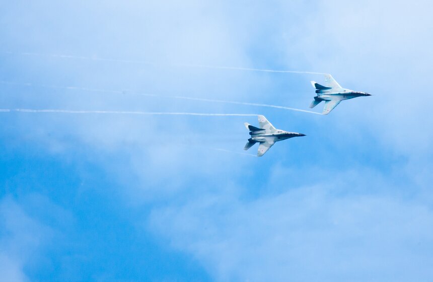 Показательные выступления военных летчиков на полигоне Дубровичи 5 фото