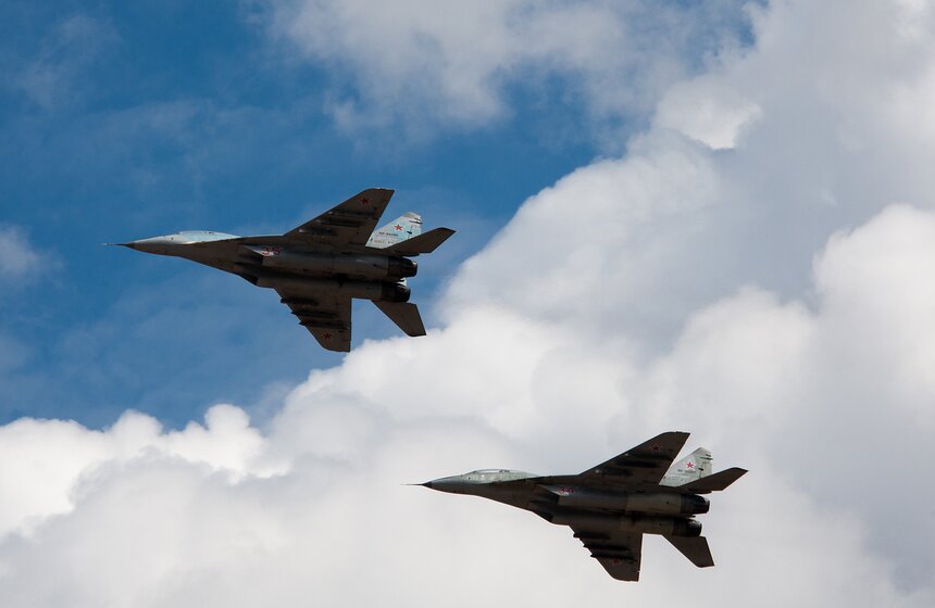 Показательные выступления военных летчиков на полигоне Дубровичи 4 фото