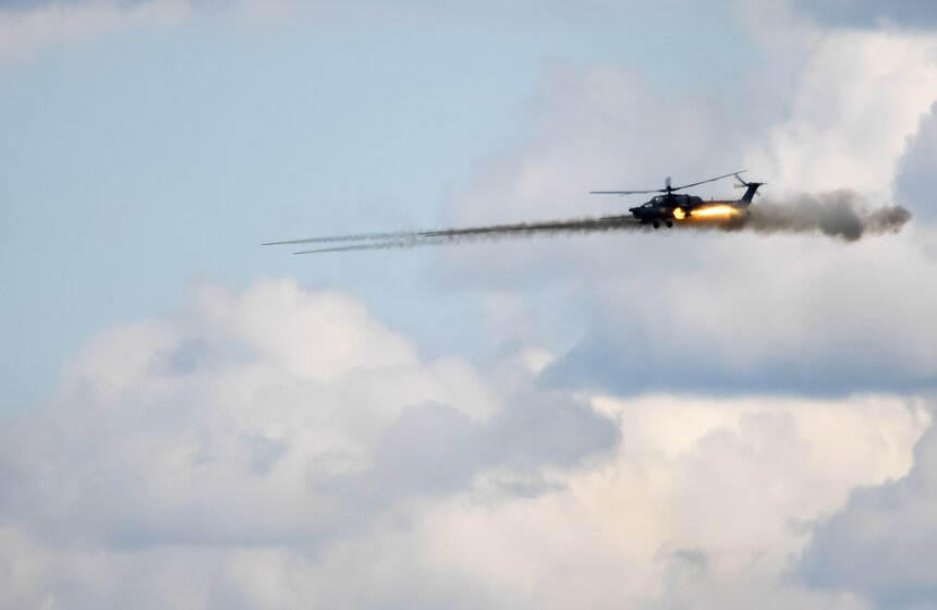 Показательные выступления военных летчиков на полигоне Дубровичи 15 фото