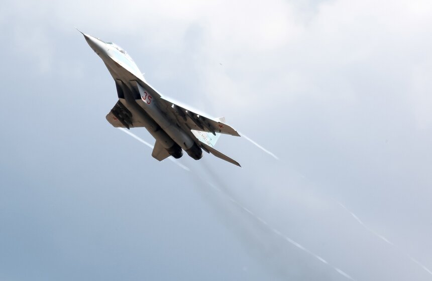 Показательные выступления военных летчиков на полигоне Дубровичи 8 фото