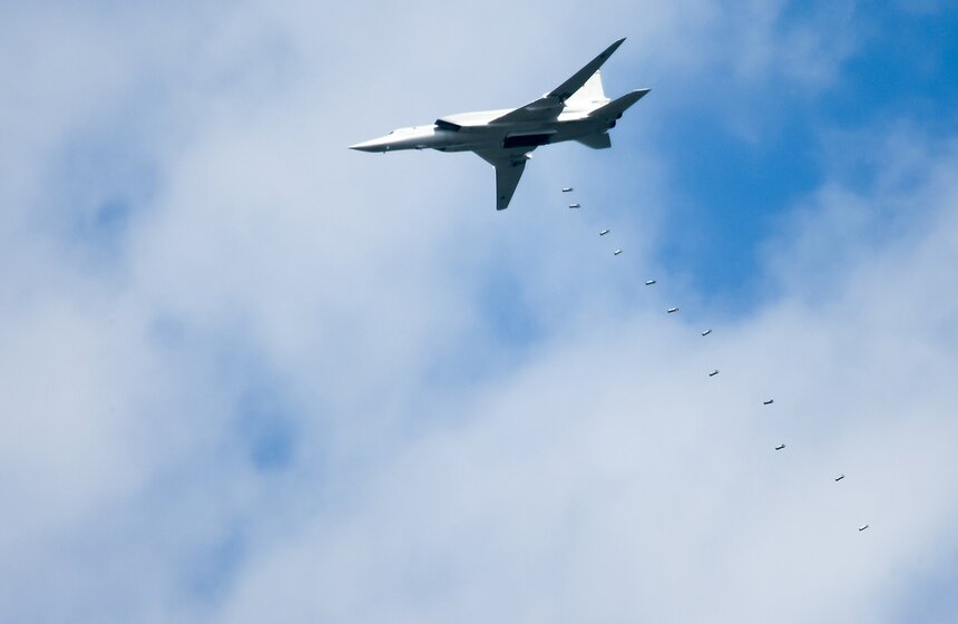 Показательные выступления военных летчиков на полигоне Дубровичи 9 фото