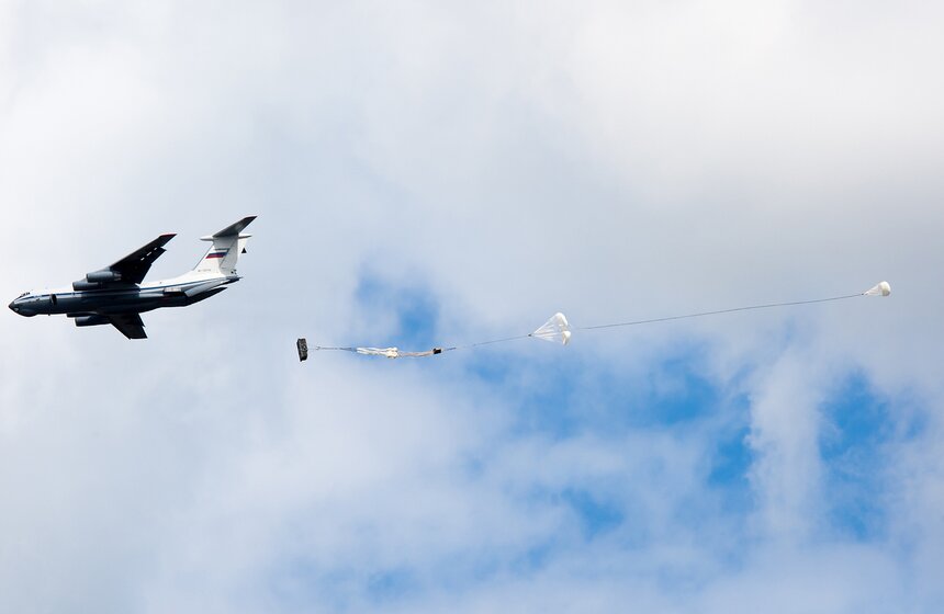 Показательные выступления военных летчиков на полигоне Дубровичи 12 фото