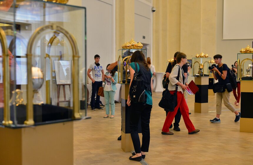 В Историческом музее открылась выставка ювелирных произведений 17 фото