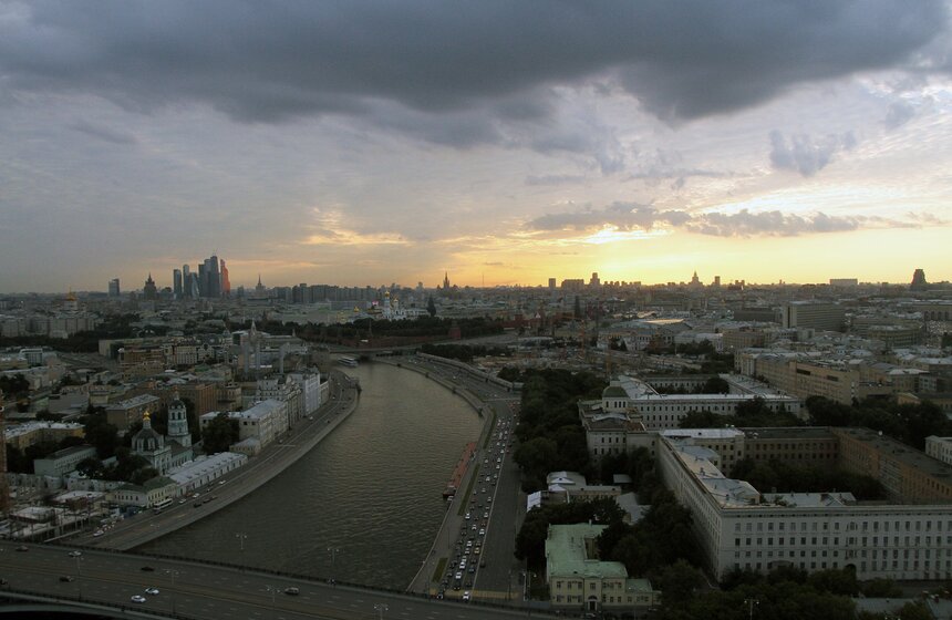 Виды Москвы: летний закат с высотки на Котельнической 10 фото