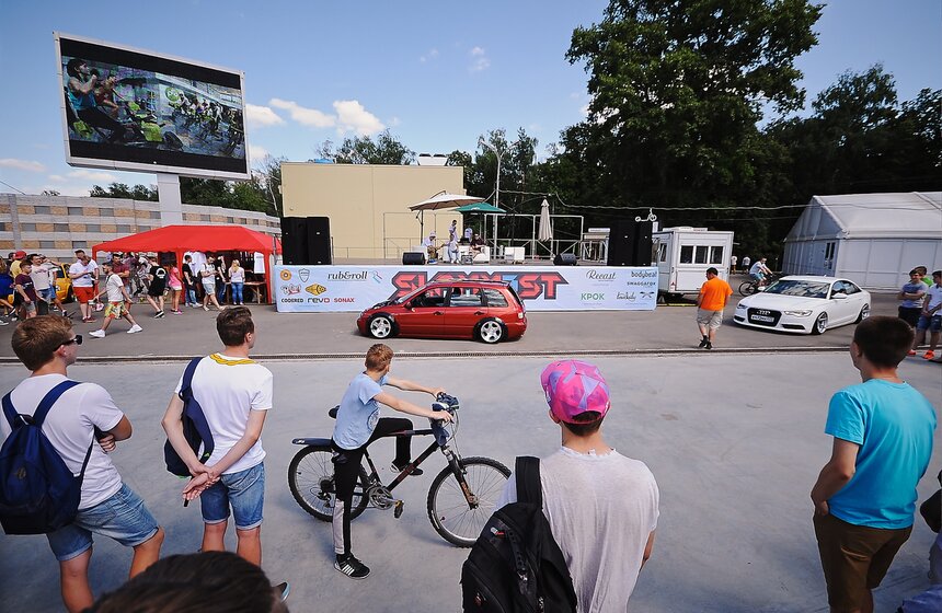 В "Сокольниках" прошел фестиваль низких машин "SLAMMEST3" 23 фото
