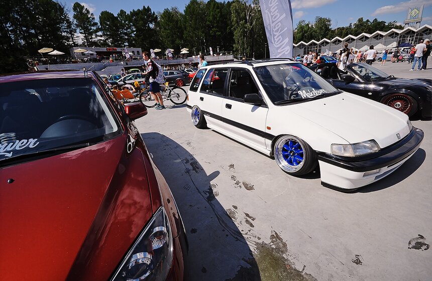 В "Сокольниках" прошел фестиваль низких машин "SLAMMEST3" 6 фото