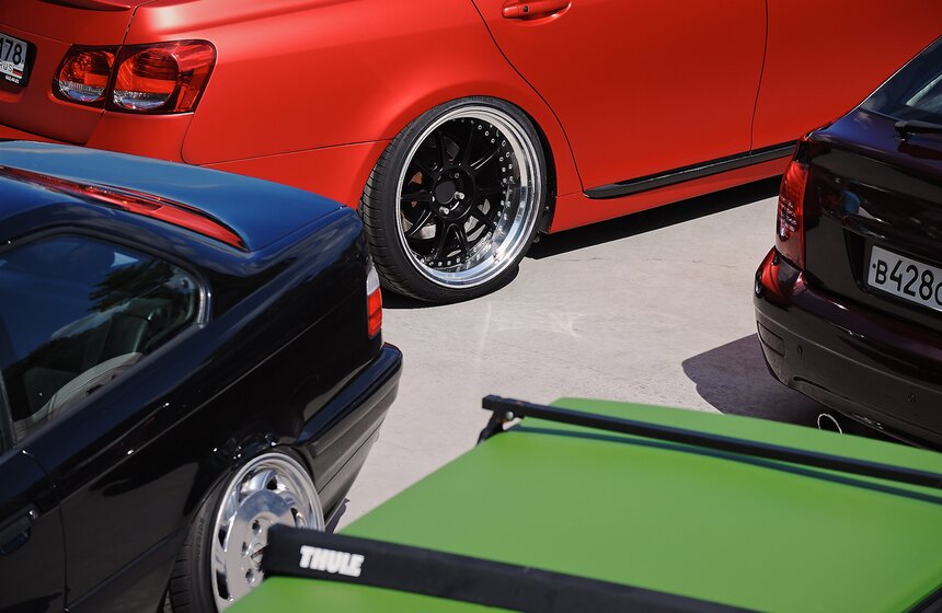 В "Сокольниках" прошел фестиваль низких машин "SLAMMEST3" 10 фото