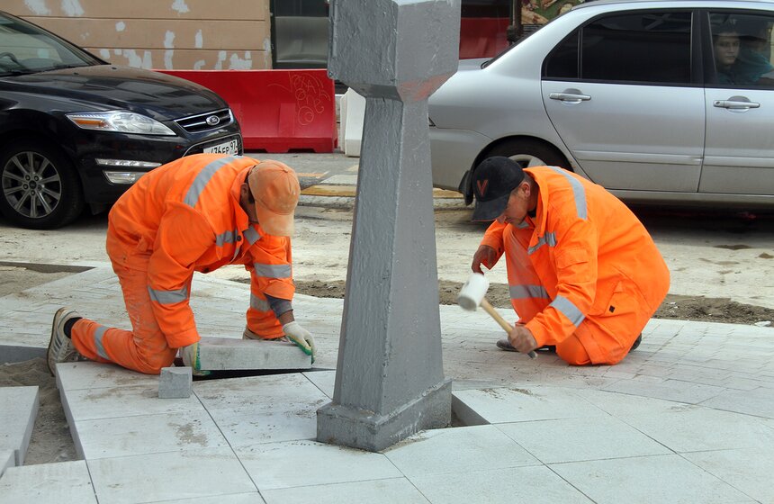 Мэр осмотрел работы по благоустройству Мясницкой улицы 9 фото
