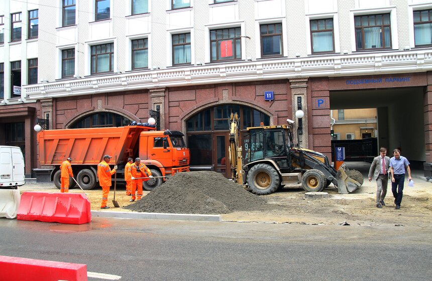 Мэр осмотрел работы по благоустройству Мясницкой улицы 12 фото