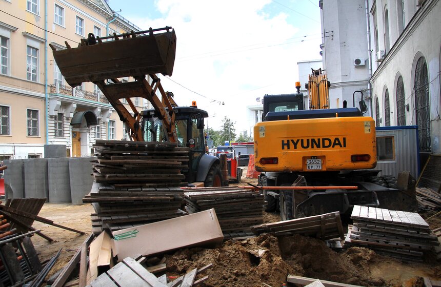 Мэр осмотрел работы по благоустройству Мясницкой улицы 1 фото