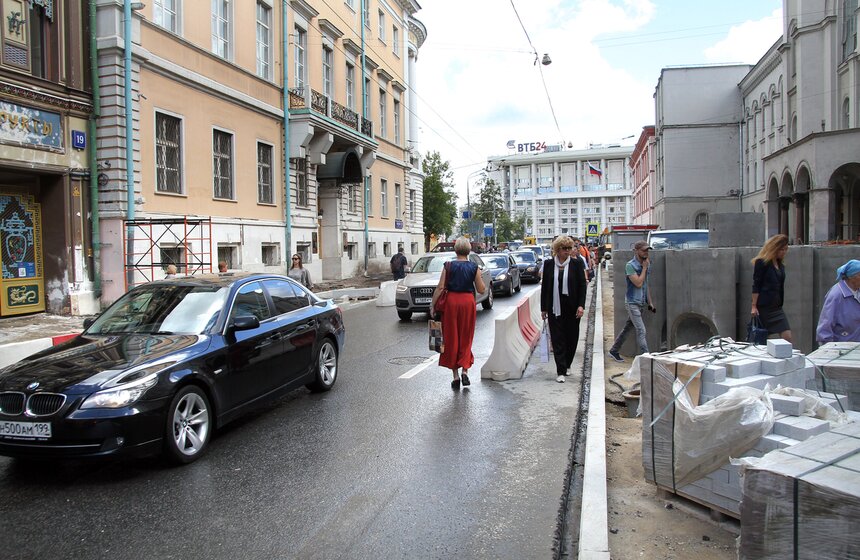Мэр осмотрел работы по благоустройству Мясницкой улицы 3 фото