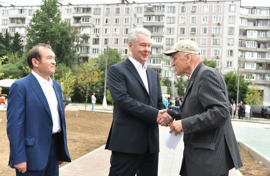 Сергей Собянин осмотрел строительство парка 70-летия Победы 13 фото