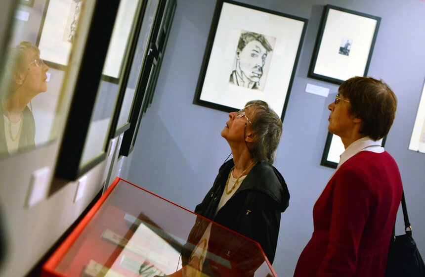 Стихи Пастернака, Маяковского и Цветаевой объединила выставка 3 фото