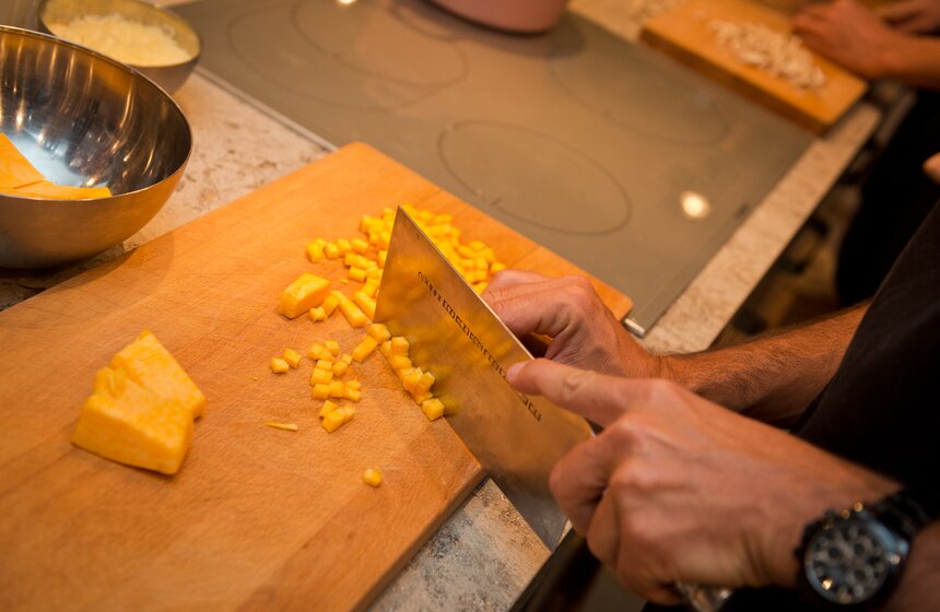 Гонщики Formula E посетили зоопарк и кулинарное шоу 4 фото