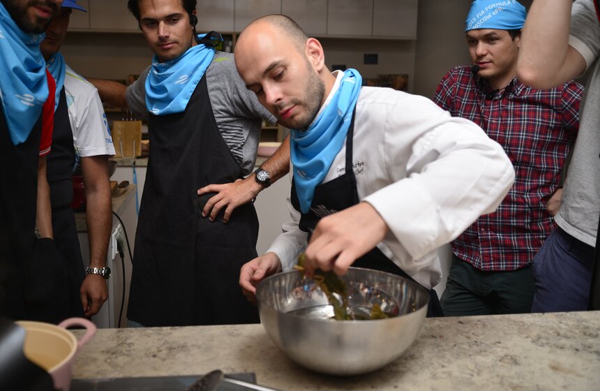 Гонщики Formula E посетили зоопарк и кулинарное шоу 9 фото