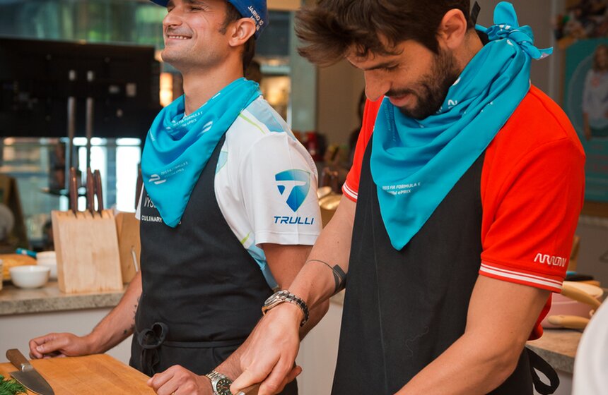 Гонщики Formula E посетили зоопарк и кулинарное шоу 1 фото