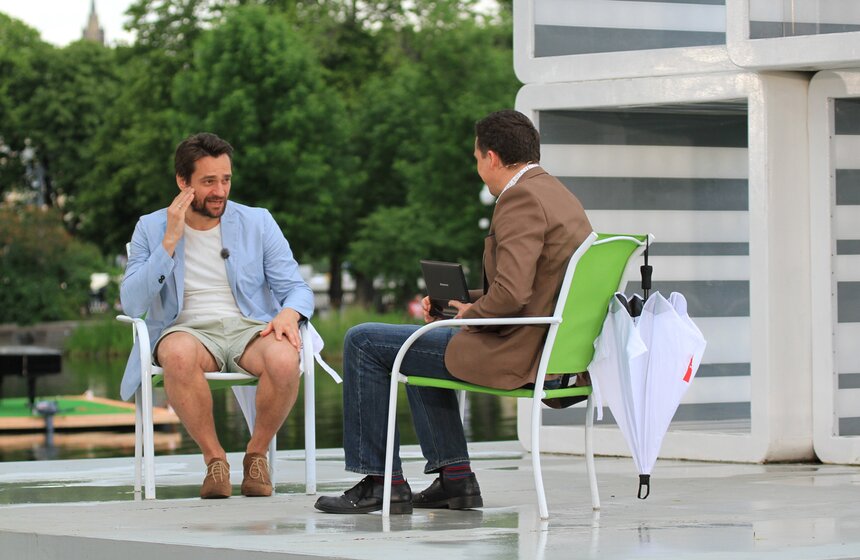 "Лето в парке": музыканты и актеры в гостях у "Москвы 24" 17 фото