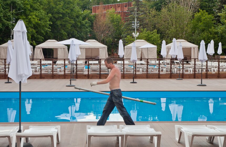 На ВДНХ готовят к открытию пляжную зону 8 фото