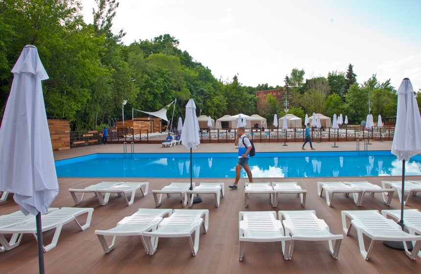 На ВДНХ готовят к открытию пляжную зону 5 фото