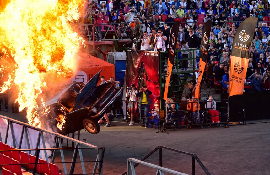 Шоу каскадеров Fire Angels Motors 21 фото
