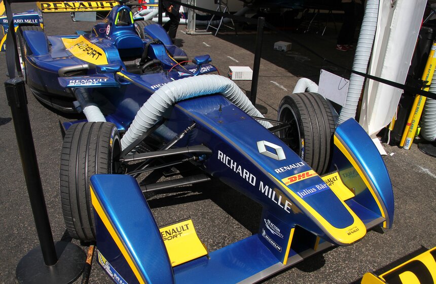 Гонки на электромобилях Формула Е прошли в центре Москвы 7 фото