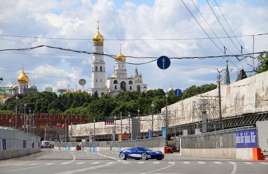 Гонки на электромобилях Формула Е прошли в центре Москвы 8 фото