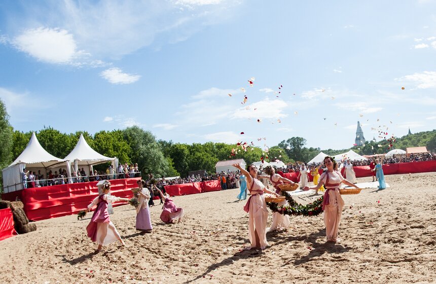 В "Коломенском" прошел исторический фестиваль "Времена и эпохи" 25 фото