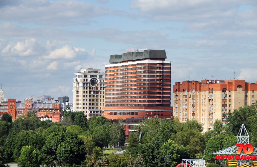 Сергей Собянин открыл обновленную входную группу парка Горько 21 фото