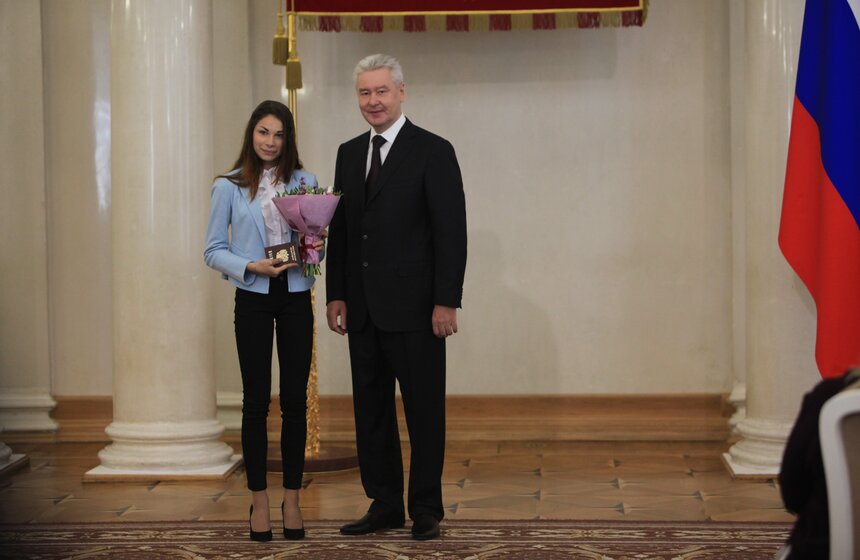 Мэр Москвы вручил паспорта юным жителям столицы 7 фото
