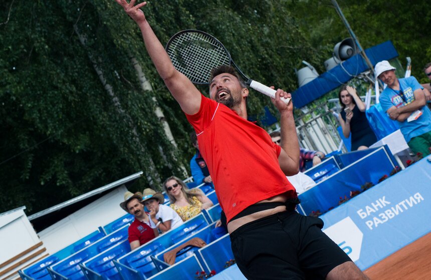 В Москве прошел выставочный турнир "Легенды тенниса" 20 фото