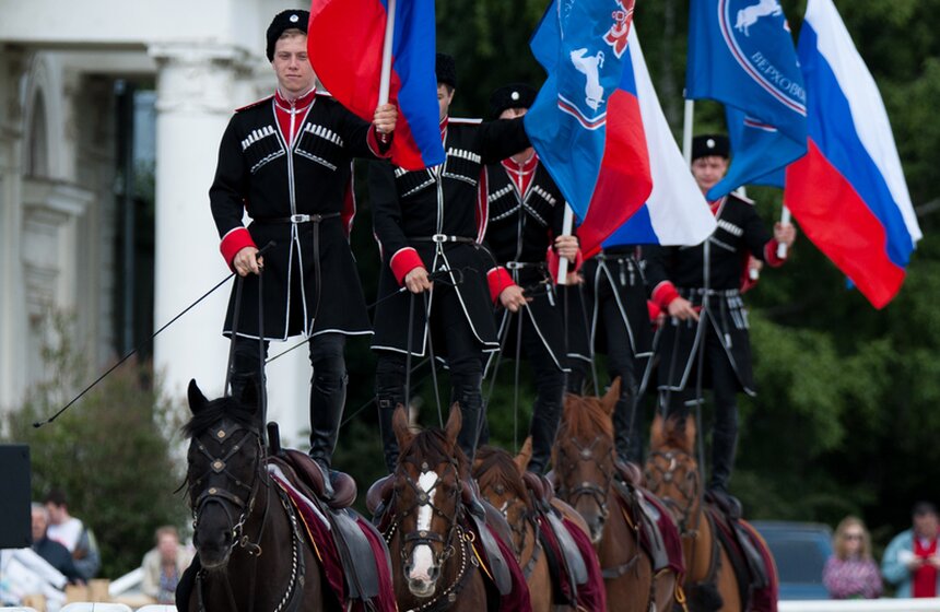 Кавалеристы Кремлевской школы верховой езды выступили на ВДНХ 7 фото