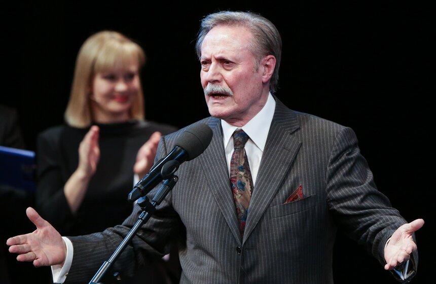 Художественный руководитель Малого театра, режиссер Юрий Соломин на церемонии вручения премии зрительских симпатий "Звезда театрала" в Государственном академическом театре имени Е. Вахтангова. Фото: ТАСС/ Артем Геодакян