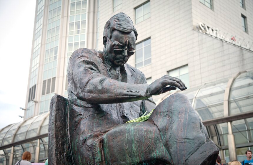 В Москве открыли памятник Дмитрию Шостаковичу 18 фото