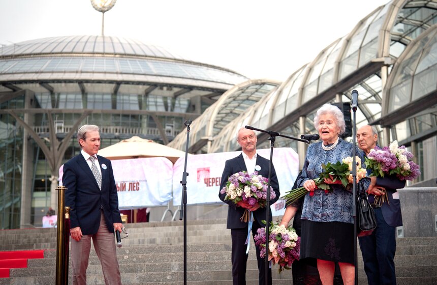 В Москве открыли памятник Дмитрию Шостаковичу 13 фото