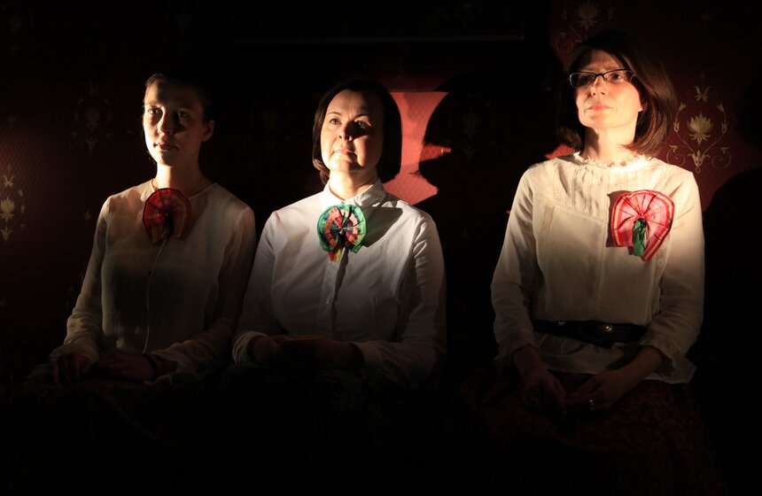 Перформанс "Плач по новоселью" прошел в доме-музее Цветаевой 2 фото