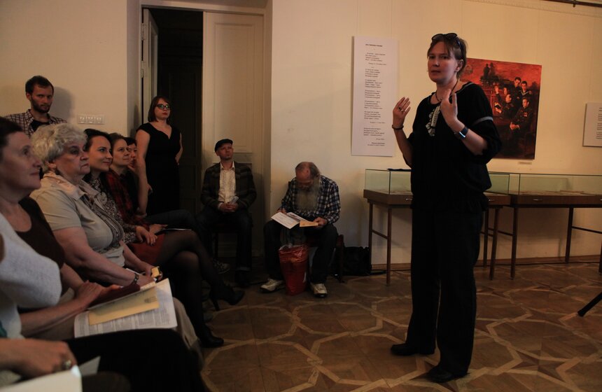 Перформанс "Плач по новоселью" прошел в доме-музее Цветаевой 10 фото