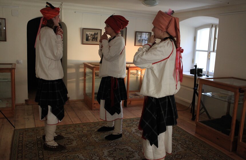 Перформанс "Плач по новоселью" прошел в доме-музее Цветаевой 5 фото