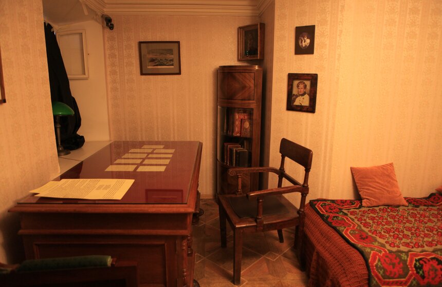 Перформанс "Плач по новоселью" прошел в доме-музее Цветаевой 3 фото